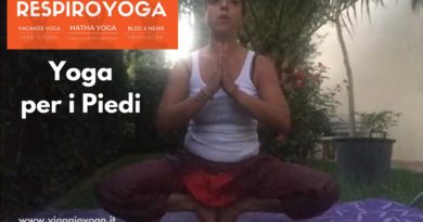 yoga piedi equilibrio
